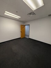 2755-2795 E Desert Inn Rd, Las Vegas, NV à louer Photo intérieure- Image 1 de 2