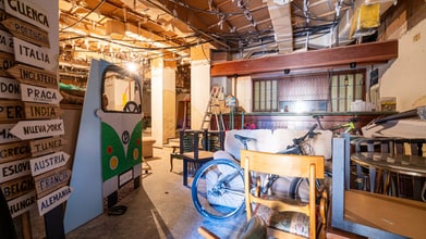 Retail in Cuenca, Cuenca for lease Interior Photo- Image 2 of 6