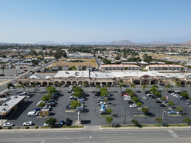 400-498 4th St, Perris, CA for lease - Building Photo - Image 2 of 11