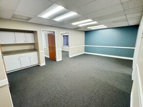 1342-1360 Old Bridge Rd, Woodbridge, VA à louer Photo intérieure- Image 1 de 6