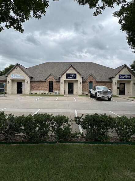 2730 Virginia Pky, McKinney, TX à louer - Photo du bâtiment - Image 1 de 21