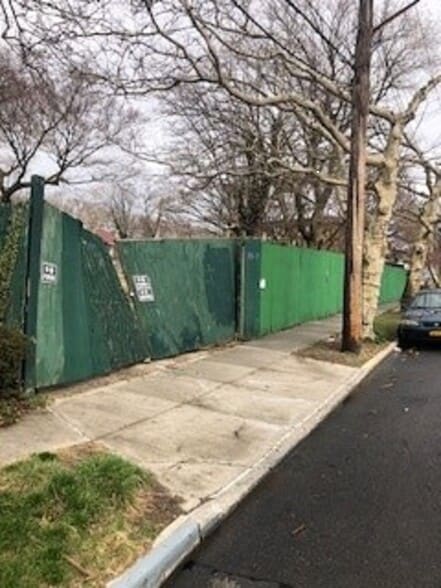 14517 Willets Point Blvd, Whitestone, NY for sale - Building Photo - Image 3 of 8