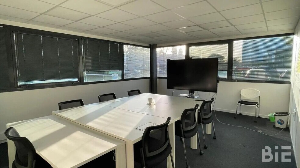 Office in Mérignac for lease - Interior Photo - Image 3 of 10