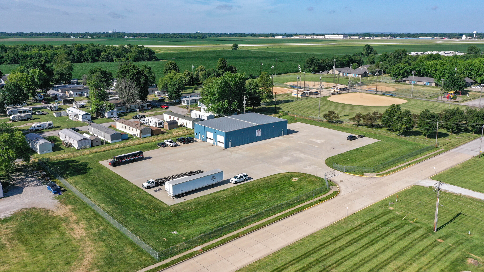 300 Rou des Chateaux, Bethalto, IL for sale Primary Photo- Image 1 of 32