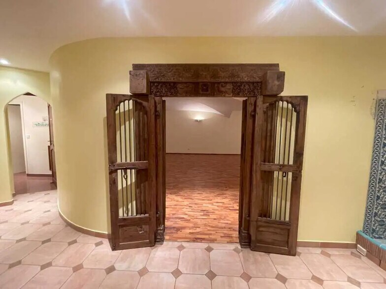 Bureau dans Ivry-sur-Seine à vendre - Photo du bâtiment - Image 3 de 18