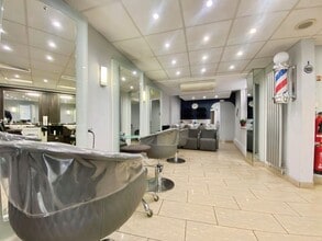 91 Guildford St, Chertsey for lease Interior Photo- Image 1 of 10