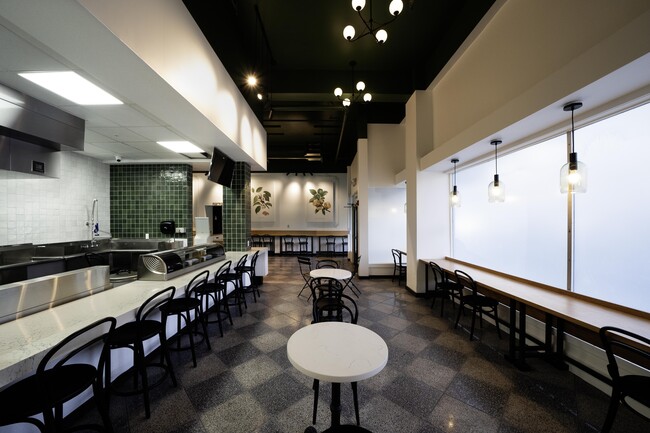 Plus de détails pour 82-96 E Santa Clara St, San Jose, CA - Commerce de détail à louer