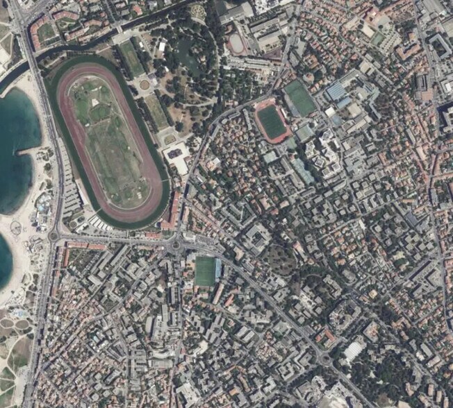 Retail in Marseille for lease - Building Photo - Image 3 of 5