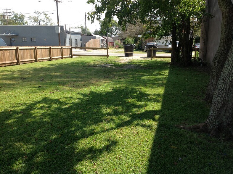 6100 Jefferson Blvd, Groves, TX à vendre - Photo du bâtiment - Image 2 de 17