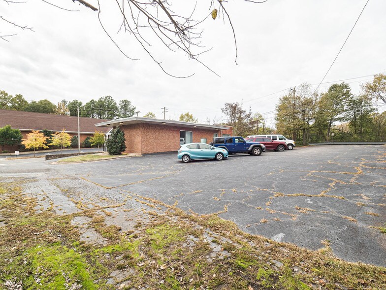 621 William Vickers Ave, Durham, NC à vendre - Photo du bâtiment - Image 2 de 13