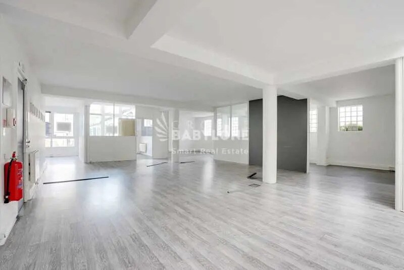 Office in Montrouge for lease Interior Photo- Image 1 of 7