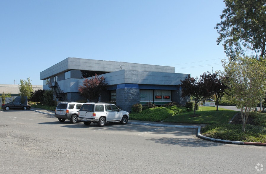 5755 Redwood Dr, Rohnert Park, CA for lease - Building Photo - Image 3 of 26