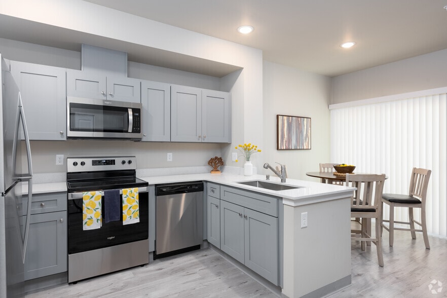 7911 Washington Blvd SW, Lakewood, WA à vendre - Photo intérieure - Image 2 de 25