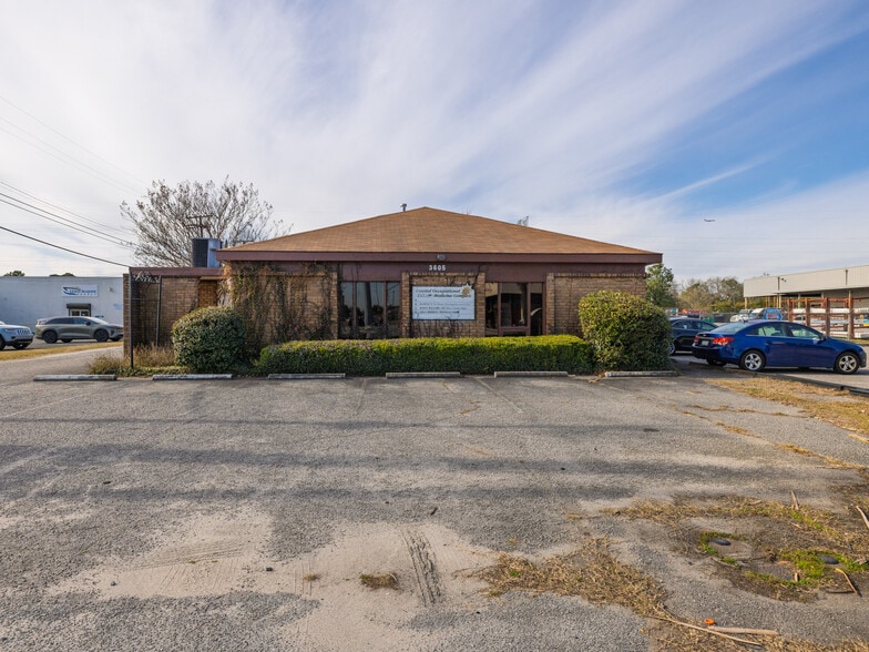 North Charleston Office Buildings portfolio of 2 properties for sale on LoopNet.ca - Building Photo - Image 2 of 11