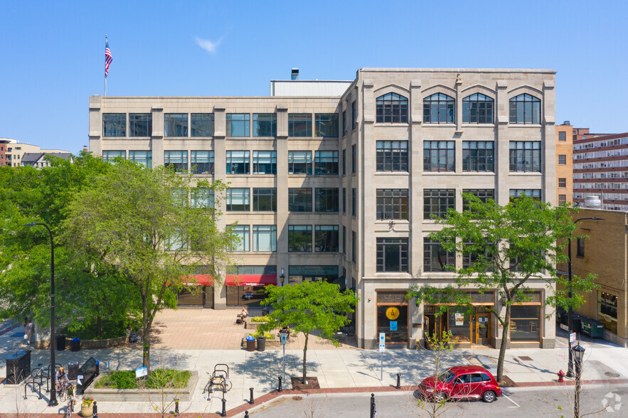 630 Davis St, Evanston, IL à louer - Photo du bâtiment - Image 1 de 5