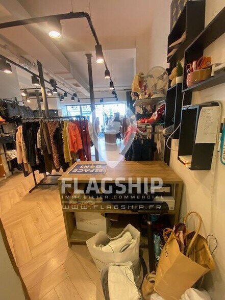 Retail in Paris for lease - Interior Photo - Image 3 of 9