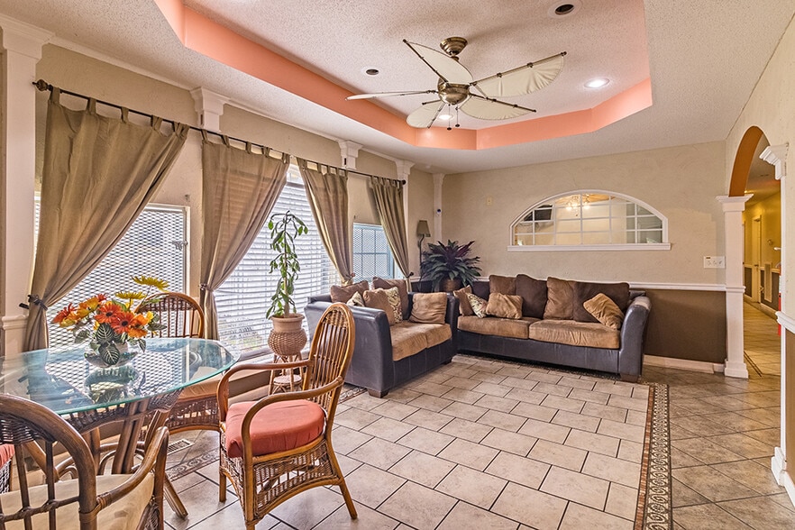 4849 Mercer University Dr, Macon-Bibb, GA for sale - Interior Photo - Image 2 of 33