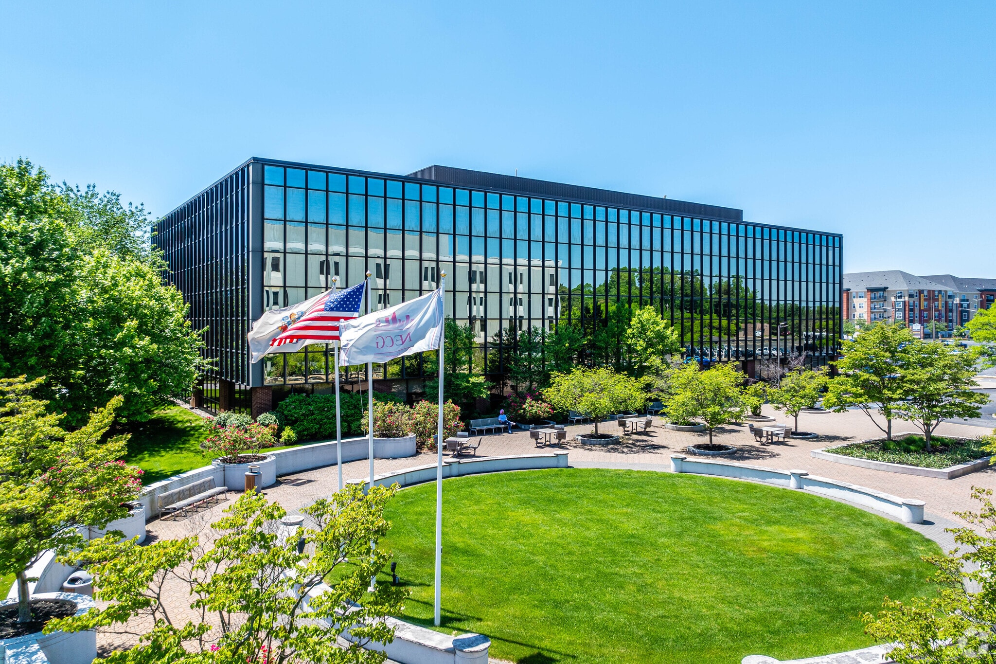 485 Route 1 S, Iselin, NJ à louer Photo du bâtiment- Image 1 de 27