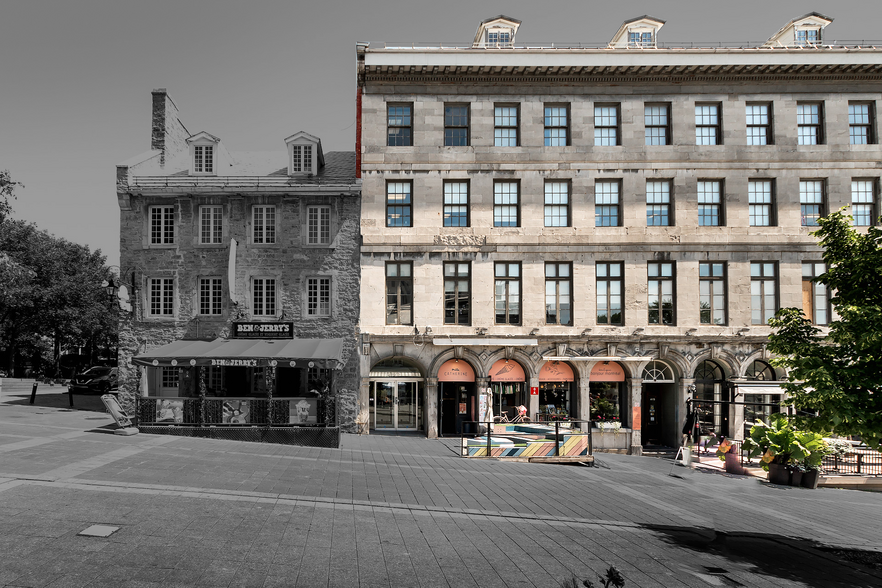 417-425 Pl Jacques-Cartier, Montréal, QC à louer - Photo du bâtiment - Image 1 de 2