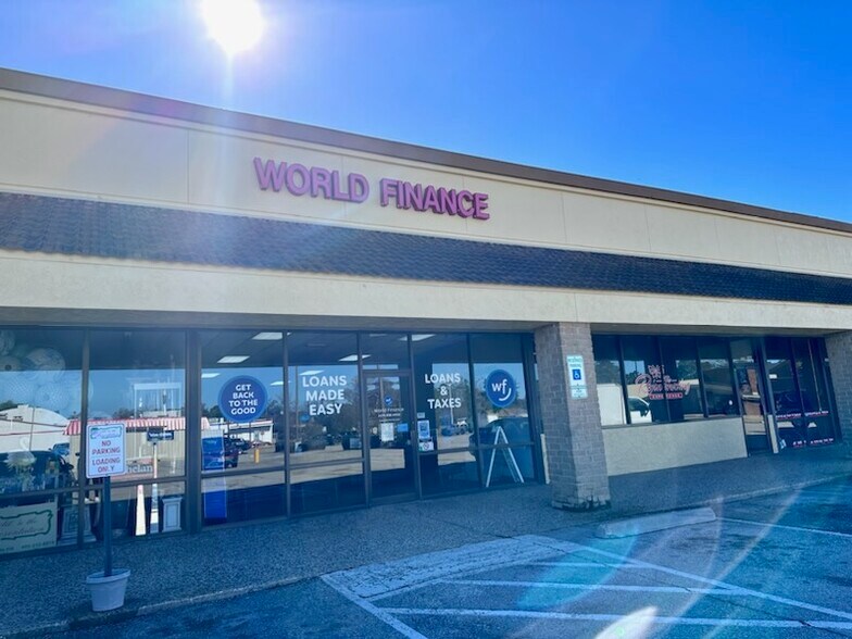 3955-3965 Phelan Blvd, Beaumont, TX à louer - Photo du bâtiment - Image 3 de 4