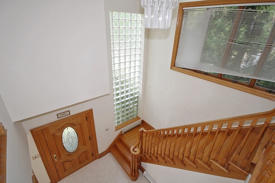 161 Boardwalk Ave, Staten Island, NY à vendre - Photo du bâtiment - Image 2 de 22