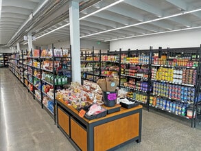 13400 S Highway 101, Hopland, CA à louer Photo intérieure- Image 1 de 10