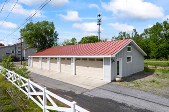 20704 Ashburn Rd, Ashburn, VA for lease Building Photo- Image 1 of 8