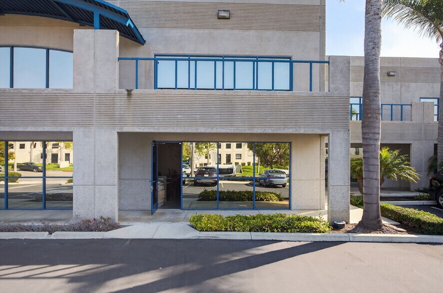 4517 Market St, Ventura, CA à vendre - Photo du bâtiment - Image 2 de 28