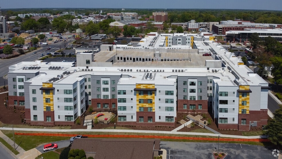 306 E 10TH St, Greenville, NC for lease - Aerial - Image 2 of 37