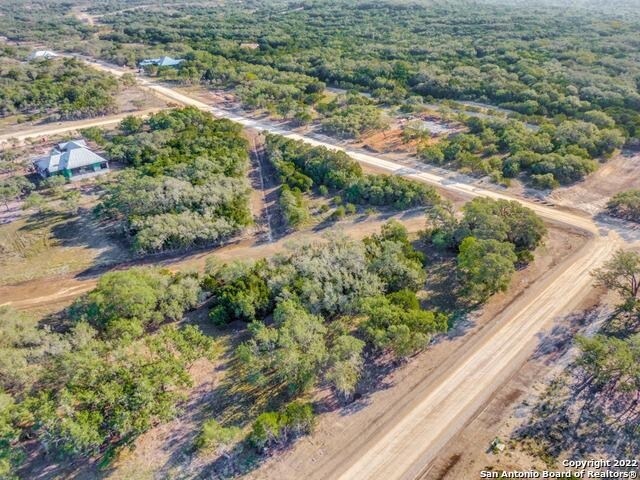 708 Sharp Springs Rd, Bulverde, TX à vendre - Photo principale - Image 1 de 17