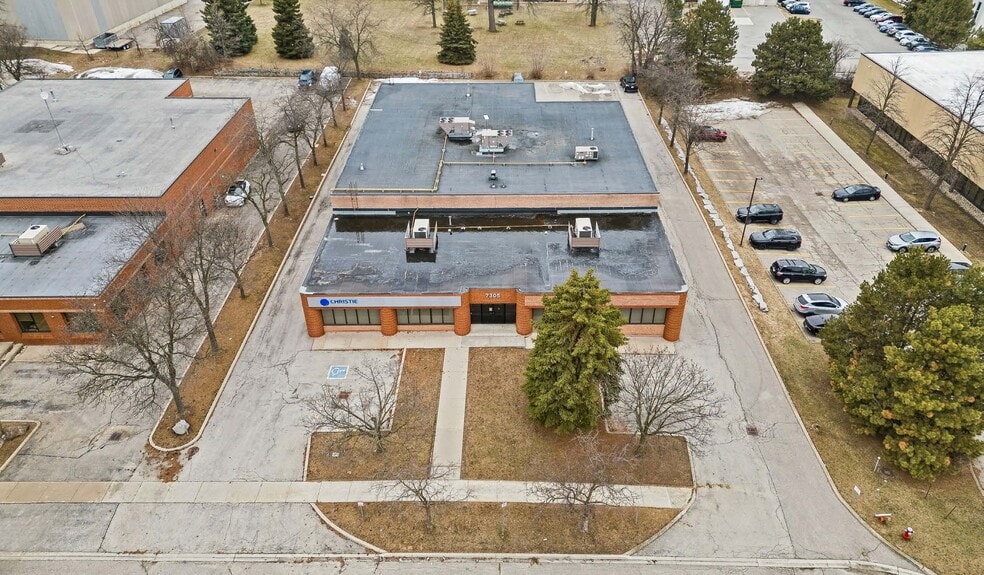 7305 Rapistan Ct, Mississauga, ON à vendre - Photo du bâtiment - Image 3 de 11