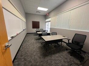 900-902 SE 5th St, Bentonville, AR for lease Interior Photo- Image 2 of 4