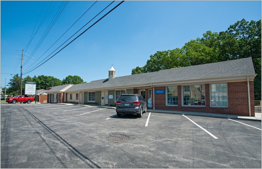 8162 Perry Hwy, Pittsburgh, PA for lease - Building Photo - Image 2 of 2