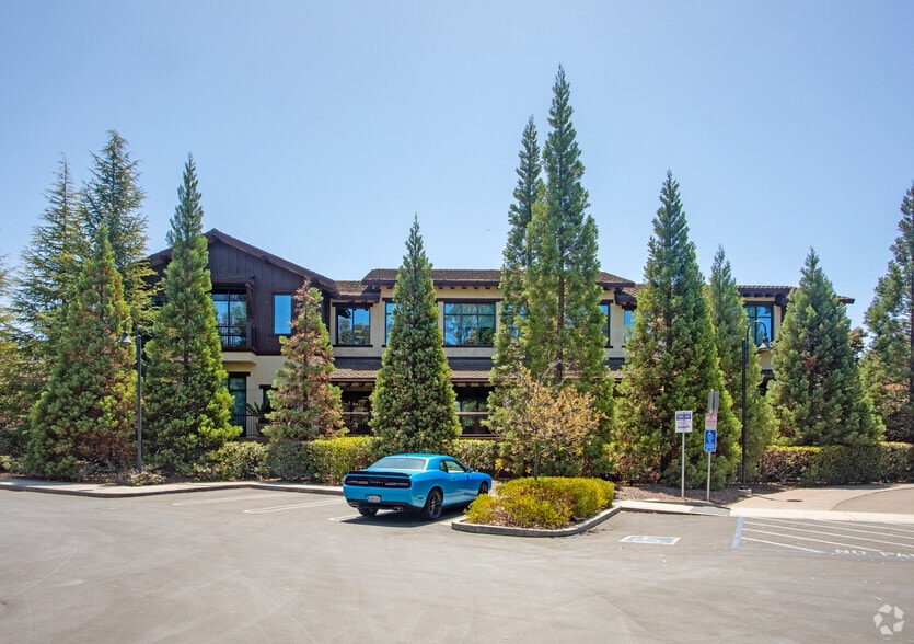 2725 Sand Hill Rd, Menlo Park, CA à louer - Photo du bâtiment - Image 3 de 9
