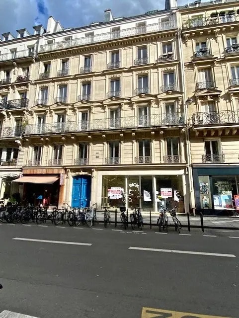 Retail in Paris for lease Building Photo- Image 1 of 9