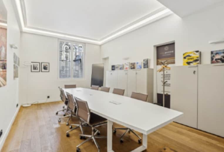 13 Rue Du Docteur Lancereaux, Paris, PAR 75008 - Unité 1 - - Photo intérieure - Image 1 of 8