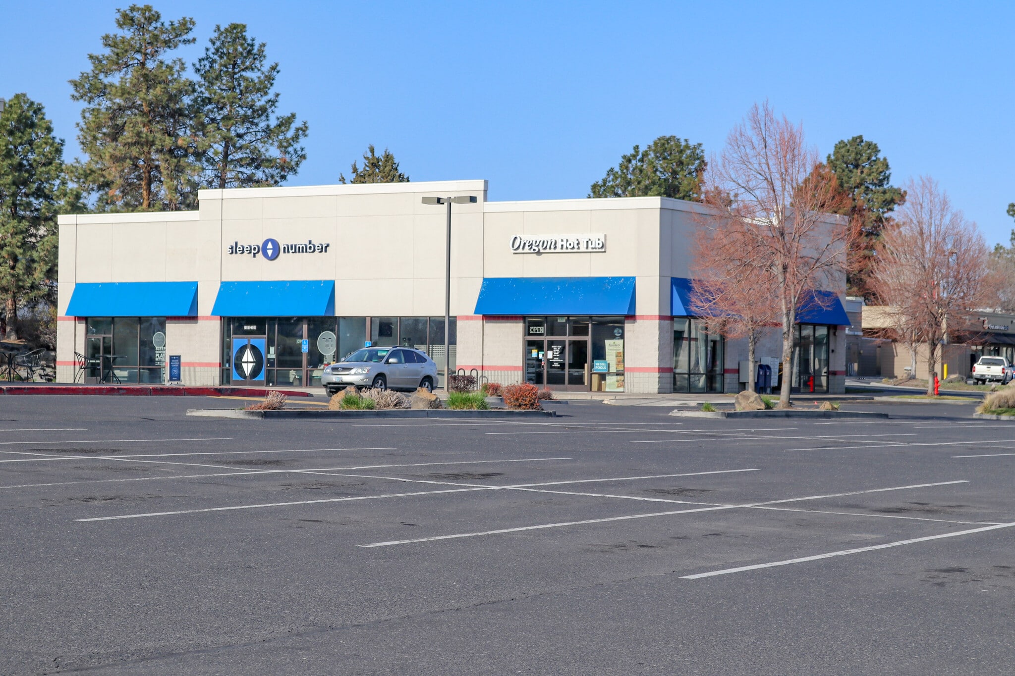 2600-2650 NE Highway 20, Bend, OR for lease Building Photo- Image 1 of 3