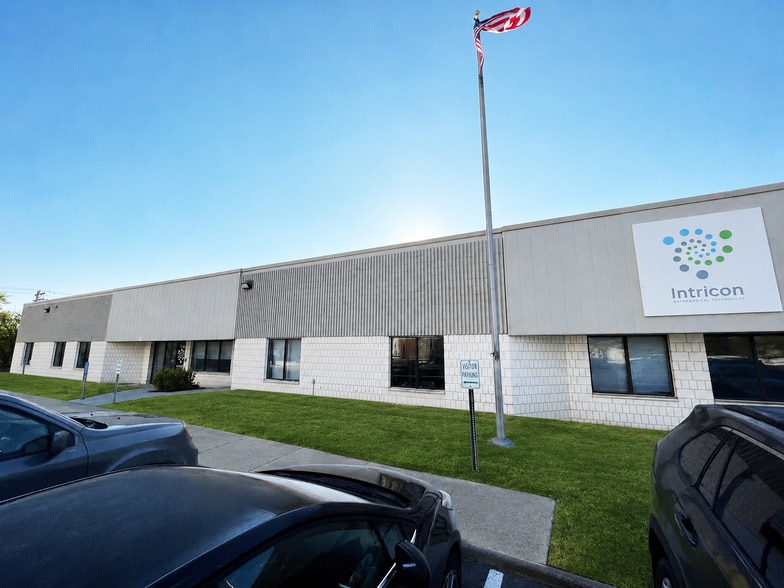 1260 Red Fox Rd, Arden Hills, MN for sale - Building Photo - Image 2 of 13