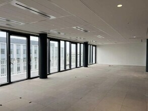 Bureau dans Montigny-le-Bretonneux à louer Photo intérieure- Image 2 de 10