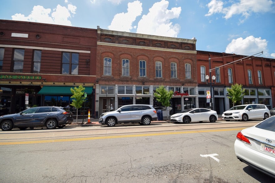 323 President Clinton Ave, Little Rock, AR for lease - Building Photo - Image 1 of 5