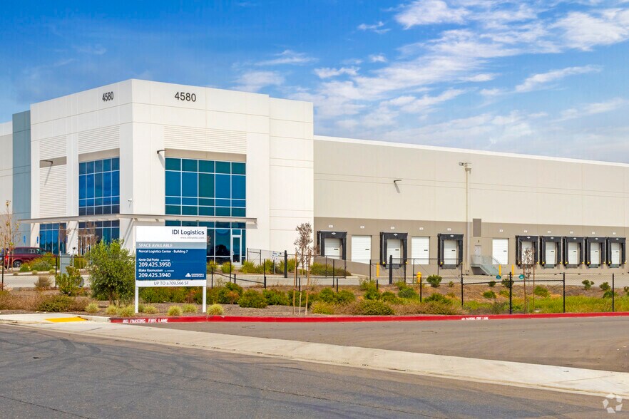 4580 Logistics Dr, Stockton, CA for lease - Building Photo - Image 1 of 4