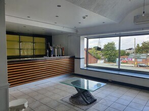 Heath Ln, Stourbridge for lease Interior Photo- Image 2 of 4