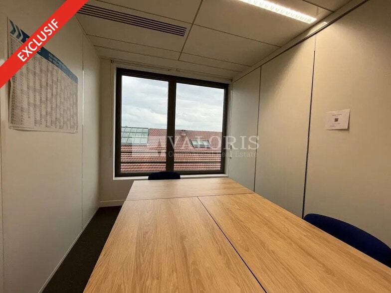 Office in Lyon for lease - Interior Photo - Image 2 of 13