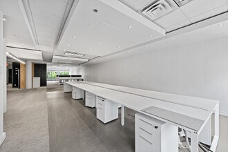 354 Davenport Rd, Toronto, ON à louer Photo intérieure- Image 1 de 18
