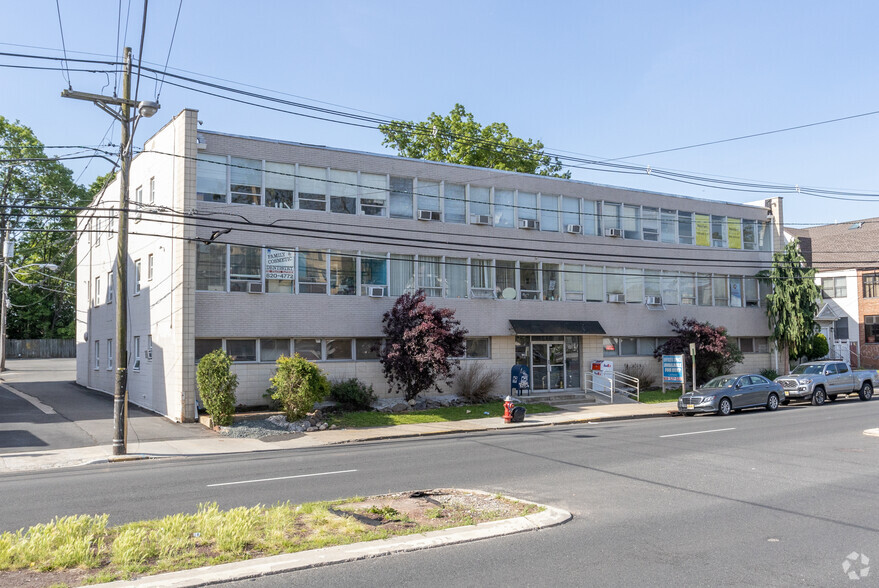 520 Westfield Ave, Elizabeth, NJ for sale - Primary Photo - Image 1 of 1