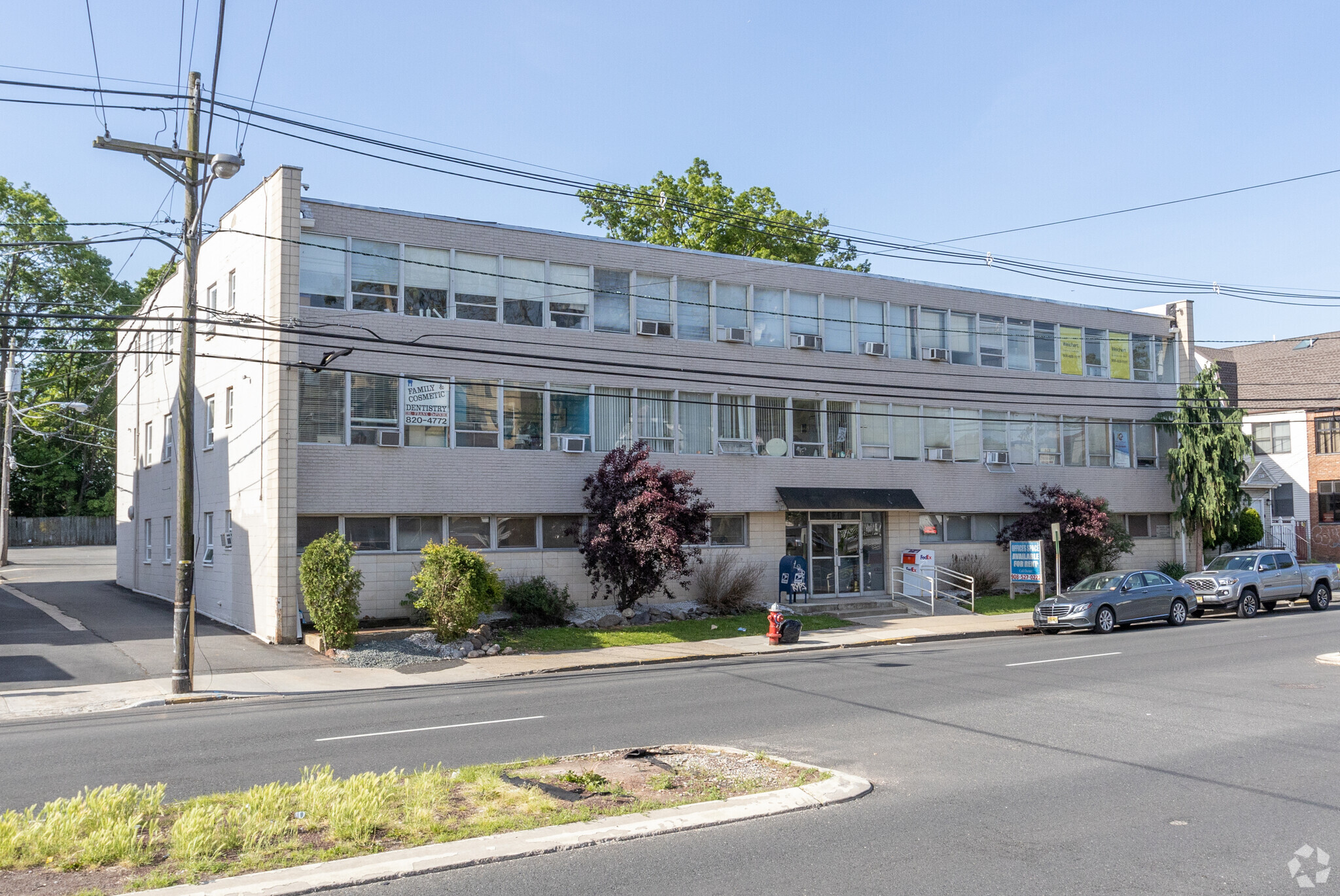 520 Westfield Ave, Elizabeth, NJ for sale Primary Photo- Image 1 of 1