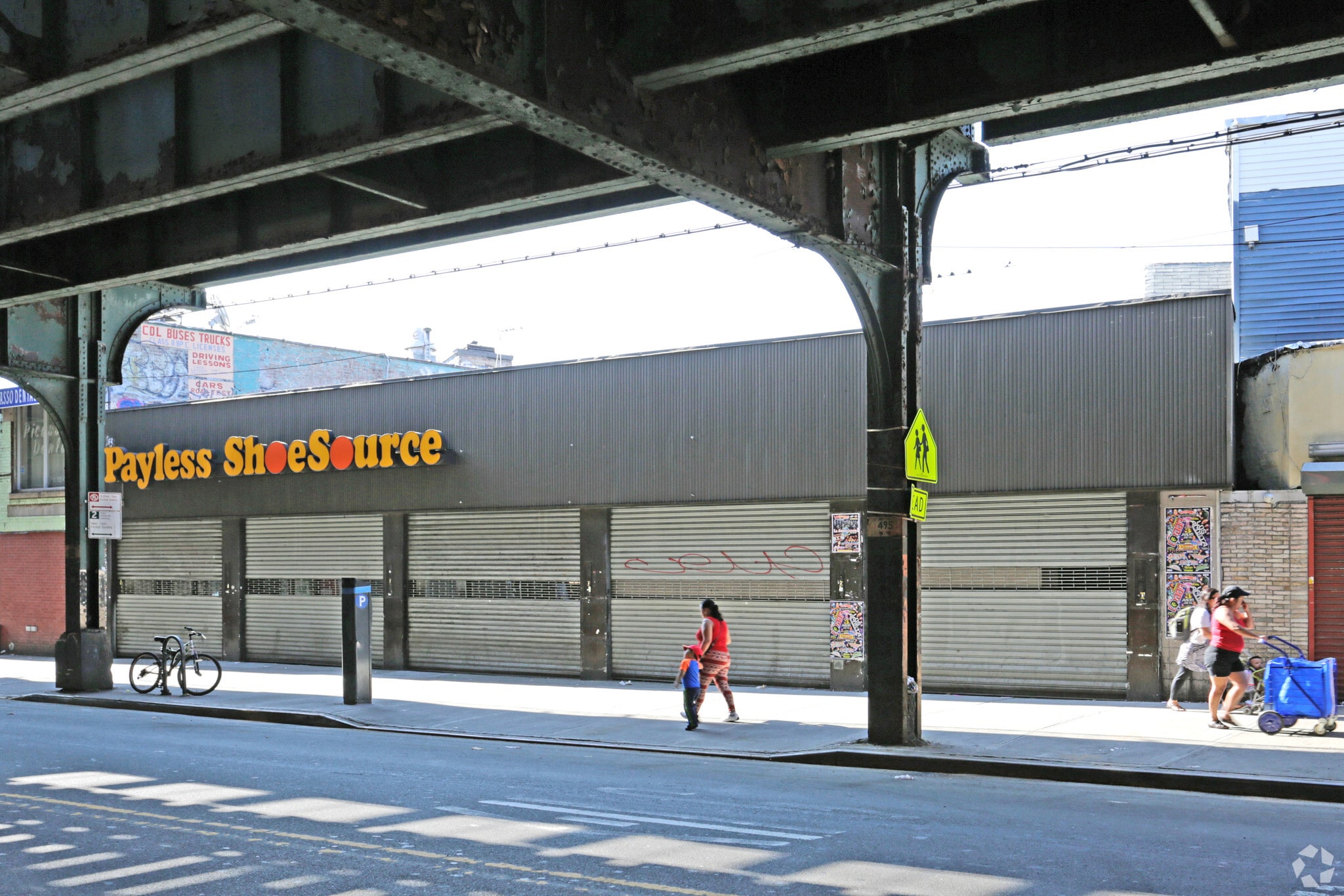 102-18 Roosevelt Ave, Corona, NY for lease Primary Photo- Image 1 of 5