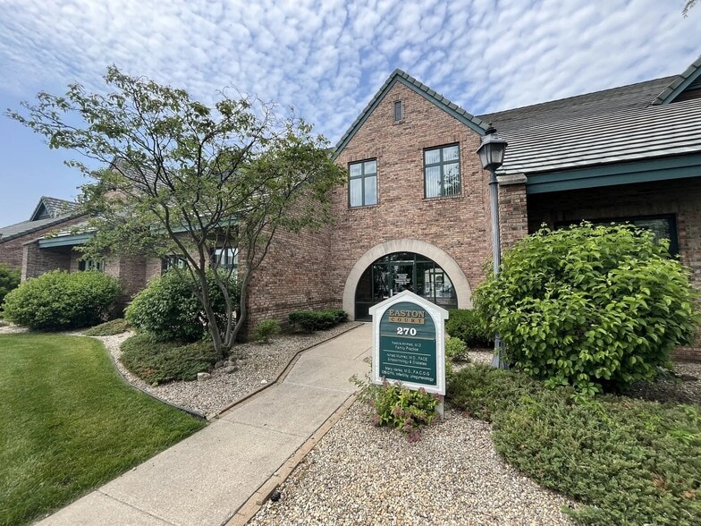 270 E 90th Dr, Merrillville, IN à vendre - Photo du bâtiment - Image 1 de 12