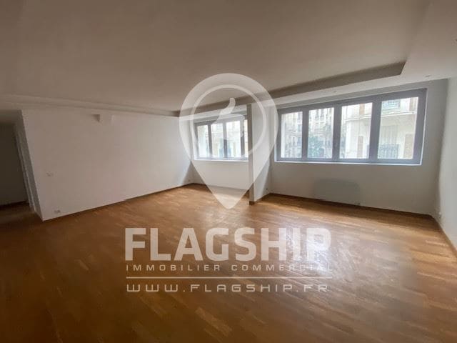 Office in Paris for sale Interior Photo- Image 1 of 8