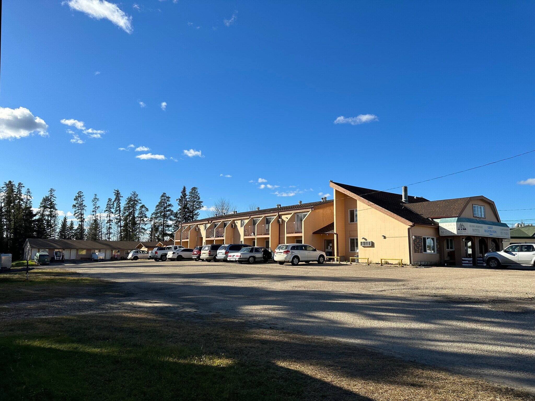 3515 Caxton St, Whitecourt, AB à louer Photo du bâtiment- Image 1 de 5